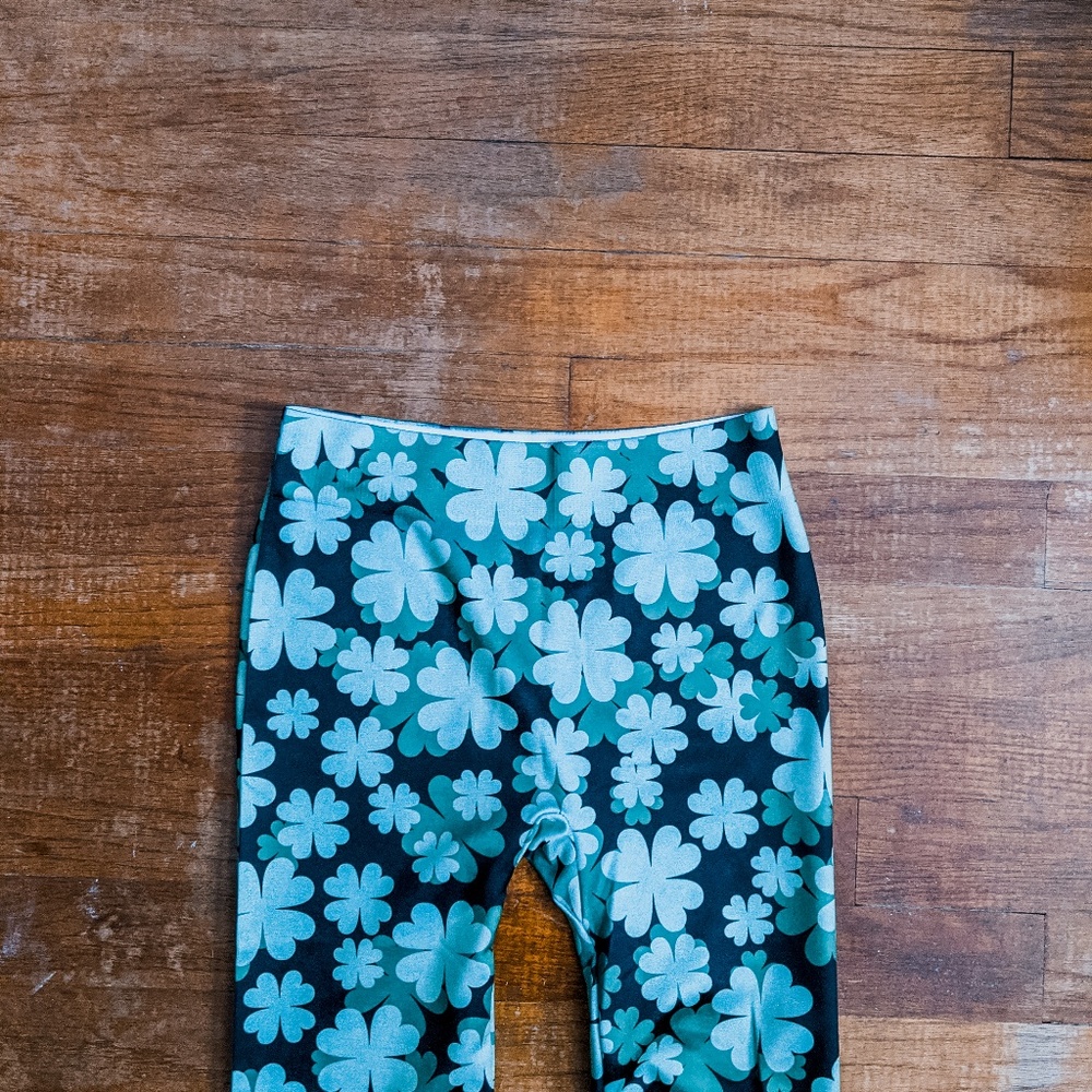 No Boundaries ⋆ Black Shamrock Leggings ⋆⚝